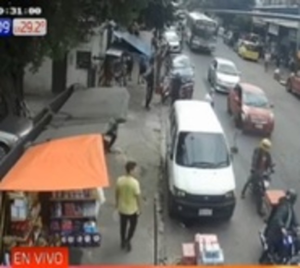 Atraco fallido en Mercado 4: Comerciantes capturaron a los delincuente - Paraguay.com