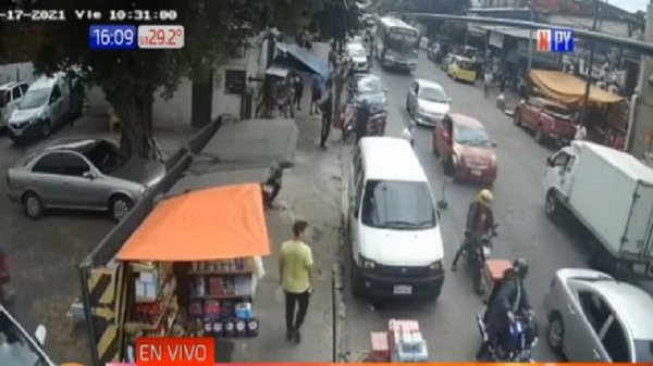 Atraco fallido en Mercado 4: Comerciantes capturaron a los delincuentes | Noticias Paraguay