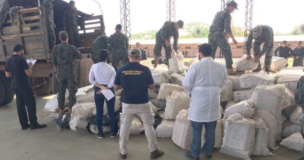 La Nación / Jueza dispuso la incineración de marihuana incautada en Concepción