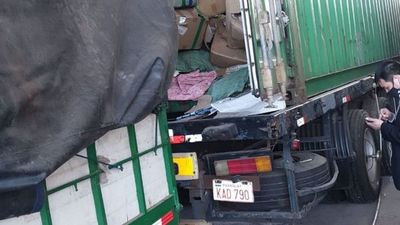 Administradora de Aduanas dice que “teme por su vida”