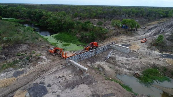 Tras quejas, avanza construcción de puente en el Chaco