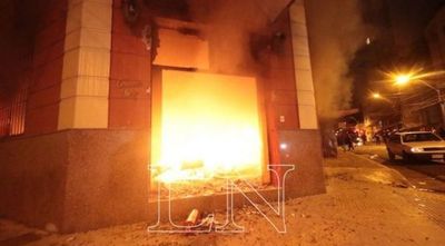 Ataque a sede de la ANR: formulan acusación en contra 5 personas y piden juicio oral