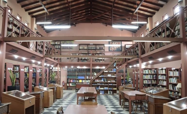 Diario HOY | Biblioteca Municipal reabre sus puertas en homenaje a la juventud