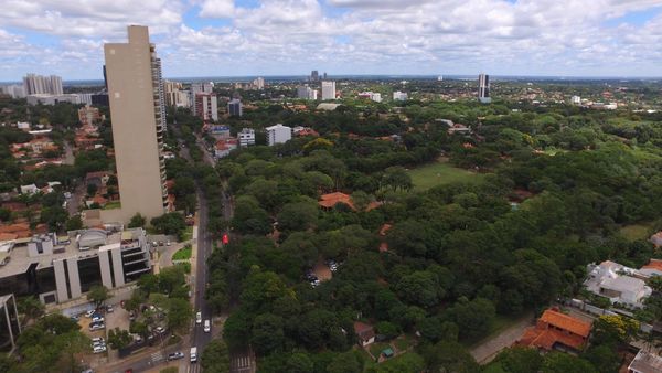 Sábado caluroso con poca probabilidad de lluvia