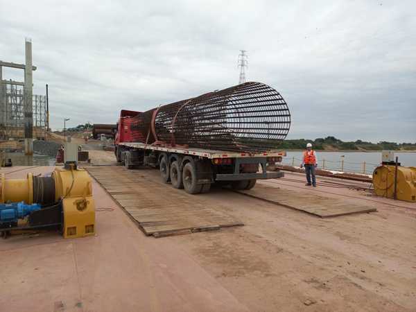 Puente Héroes del Chaco: se intensifican frentes de trabajo en el lecho del río