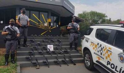 Paraguayo detenido en São Paulo transportando 23 fusiles de asalto y 10 pistolas