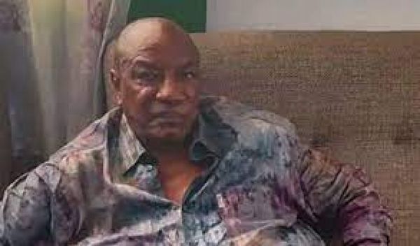 Los militares golpistas en Guinea anuncian que el presidente derrocado no abandonará el país