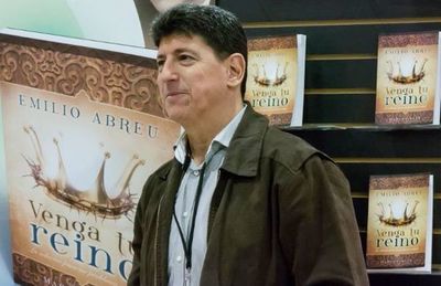 La iglesia se une en oración por la salud del Pastor Emilio Abreu