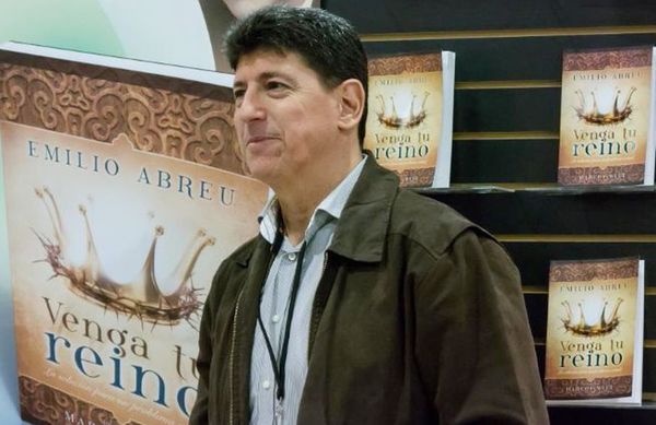 La iglesia se une en oración por la salud del Pastor Emilio Abreu
