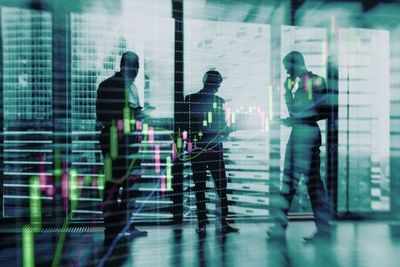 Finanzas Conductuales: Cuando los sesgos y estados de ánimo hacen que suba o baje el valor de las acciones - MarketData