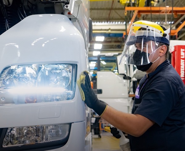 Volkswagen desarrollará en Brasil batería de recarga rápida para sus camiones