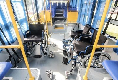 Multan a empresa de transporte por incumplir pasaje gratuito a personas con discapacidad