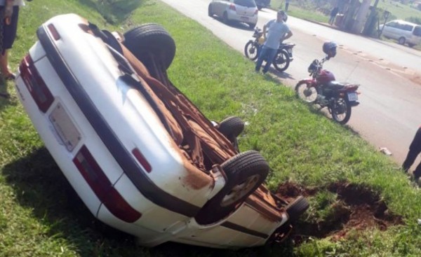 Adelantamiento imprudente de un camión causa violento accidente