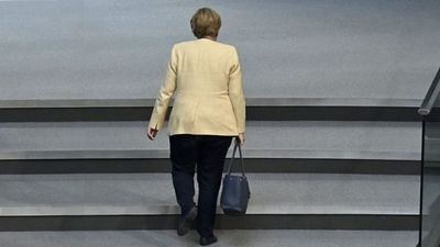 Merkel, la científica que mantuvo durante 16 años a Alemania lejos de la prueba y el error