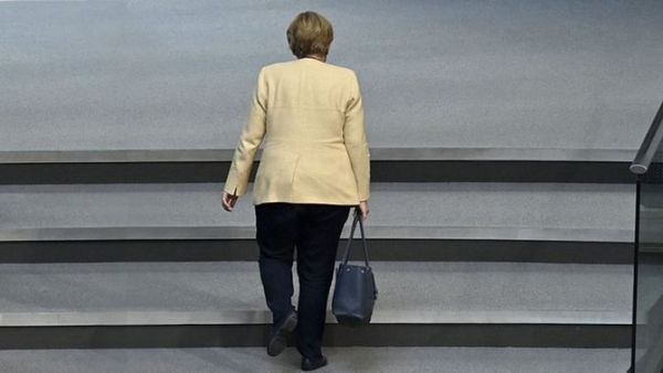 Merkel, la científica que mantuvo durante 16 años a Alemania lejos de la prueba y el error