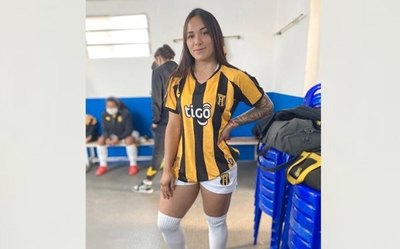 Crónica / SEXY EN SU INSTA. Mañami la pelotera con las piernas más anchas