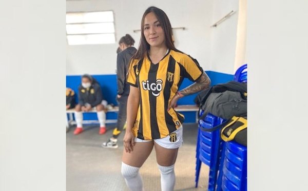 Crónica / SEXY EN SU INSTA. Mañami la pelotera con las piernas más anchas