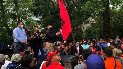 En capital riñen  por salario,  pero ocultan nómina de beneficiarios