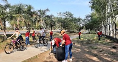 La Nación / Realizaron minga en dos parques