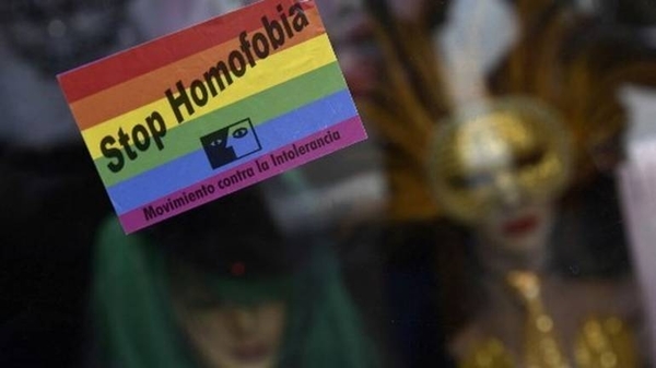 Diario HOY | Gobierno español recurre a la Fiscalía tras manifestación homófoba y racista