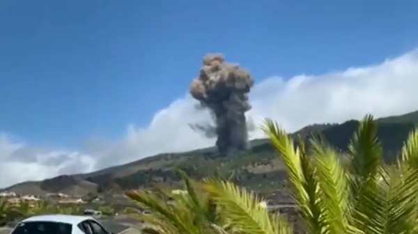 Alerta en España: entró en erupción el volcán Cumbre Vieja de la isla de La Palma
