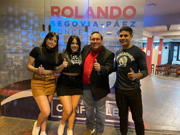Jóvenes respaldan candidatura de Rolando Segovia
