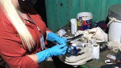 ¡De terror! Padrastro abusa de niña, la embaraza y la hace abortar