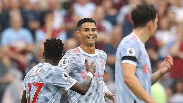 Cristiano vuelve a marcar y el United sigue arriba