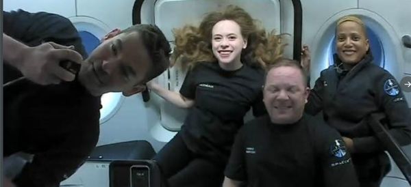 Los cuatro pasajeros de SpaceX regresan a la Tierra luego de tres días en el espacio