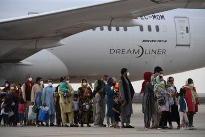 Colombia no recibirá refugiados afganos en el corto plazo, dice embajador