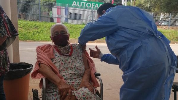 Todavía quedan cerca de 500.000 adultos vulnerables sin vacunar