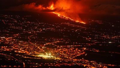 Miles de evacuados en España tras erupción volcánica