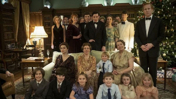 Netflix reina por fin en los Emmy con The Crown y Gambito de Dama