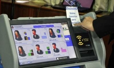 Continúa divulgación de máquinas de votación en todo el país
