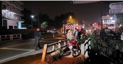 Diario HOY | Motociclista muere tras perder el control y caer al arroyo Capiatá