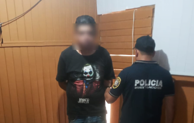 Detienen a un hombre con un fusil denunciado como robado en su poder - Noticiero Paraguay