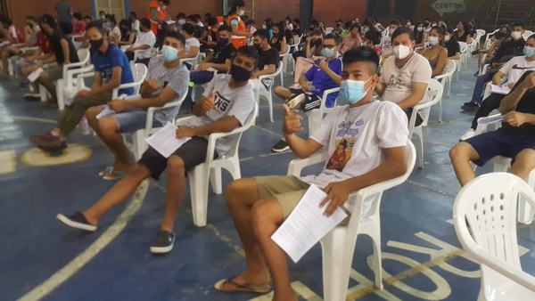 COVID-19: Inicia vacunación de personas de 18 años y sanatorios privados reclaman deuda al Estado - MarketData