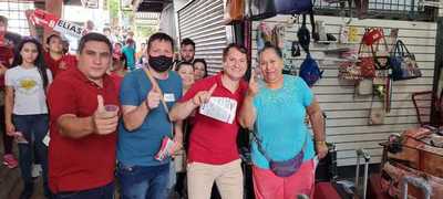 Elías Bernal recorre el microcentro con gran respaldo ciudadano - La Clave