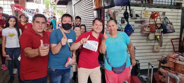 Elías Bernal recorre el microcentro con gran respaldo ciudadano - La Clave