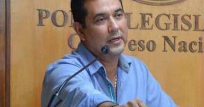 La Nación / Martín Arévalo ratifica su denuncia contra el director de Aduanas