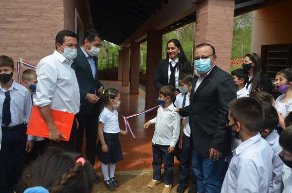 Guairá: Inauguran nuevas aulas en Escuela de Independencia - Noticiero Paraguay