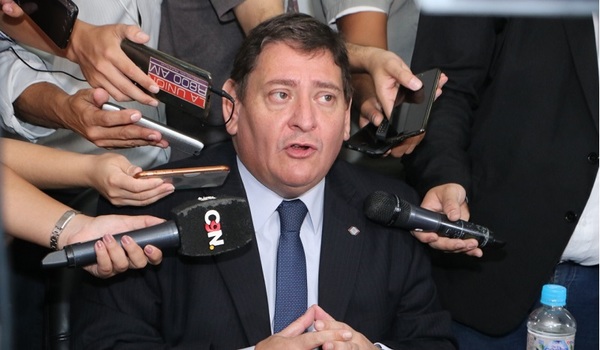 Detienen a conocido abogado por "sextorsión"