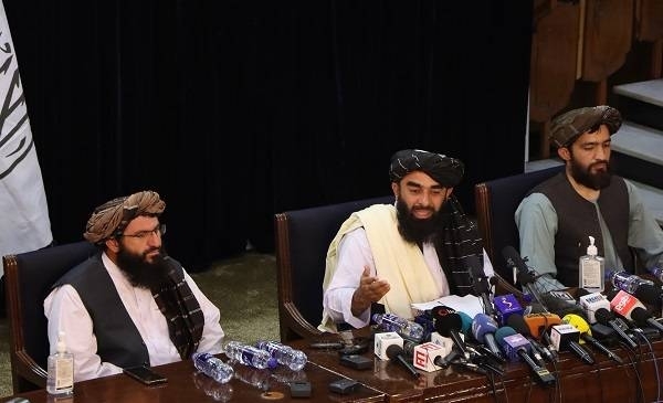 Diario HOY | Los talibanes piden ayuda internacional en reunión con la OMS