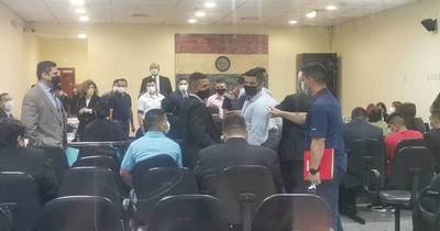 La Nación / Catorce marinos enfrentan juicio oral por violar a una menor de 13 años de edad