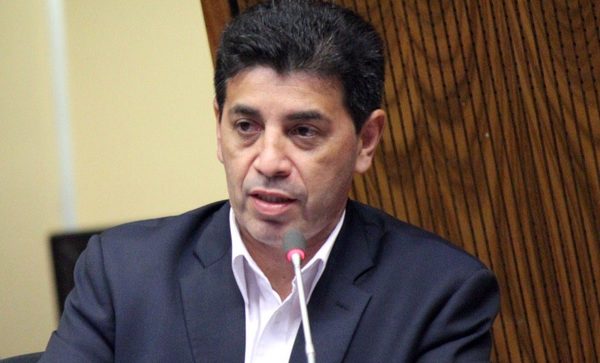Senador Victor Ríos se postula para ministro de la Corte Suprema