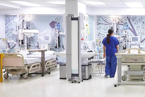 Hospitales privados reclaman al Estado deuda de US$ 43 millones por atención a pacientes COVID