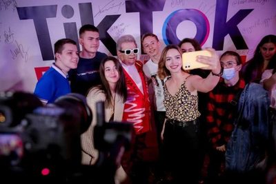 Ucrania abre la primera facultad de TikTok en el mundo