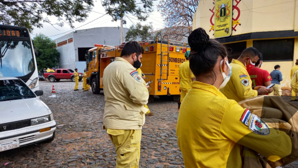 Crónica / Ellos siempre están, ahora nos toca a nosotros. Bomberos preparan tradicional colecta