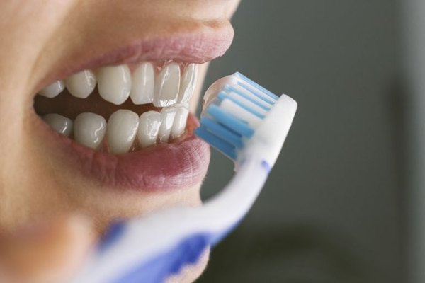 Crónica / Joven de 18 años murió porque cepilló los dientes con ¡veneno para ratas!