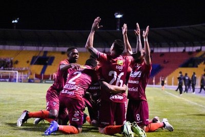 Con un paraguayo como DT, Always Ready es líder en Bolivia